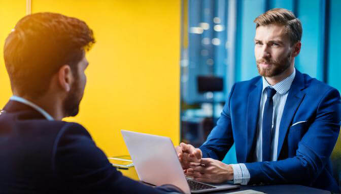 Beratungsgespräch mit LEONET-Kundenberater
